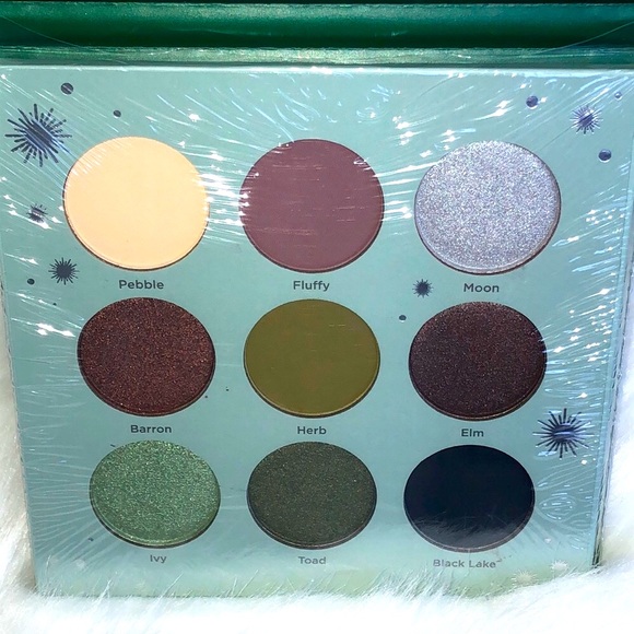 Harry Potter Slytherin House Eyeshadow Palette - Picture 3 of 8